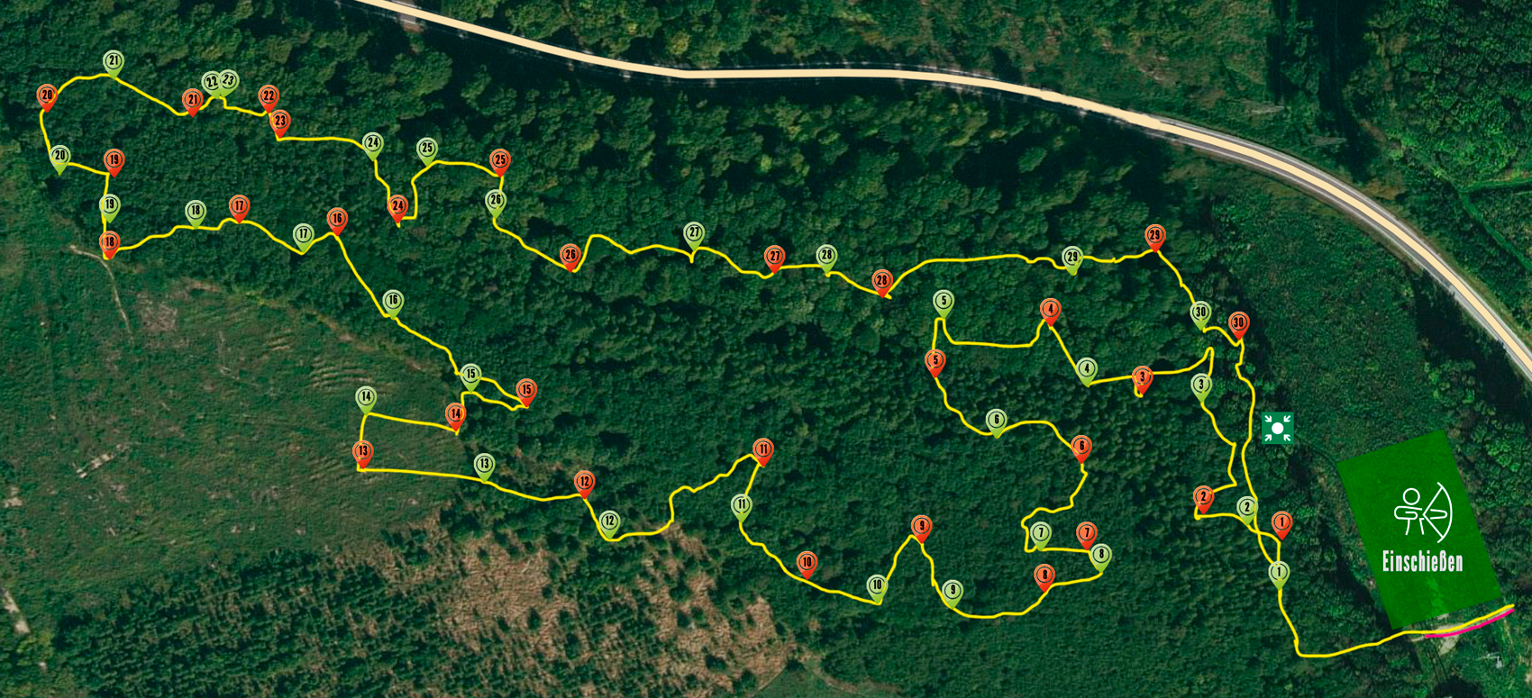 Familien Parcours, Junge beim Bogenschießen